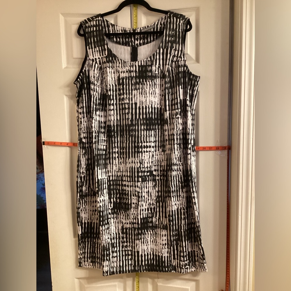 Jessica London black and white sleeveless dress